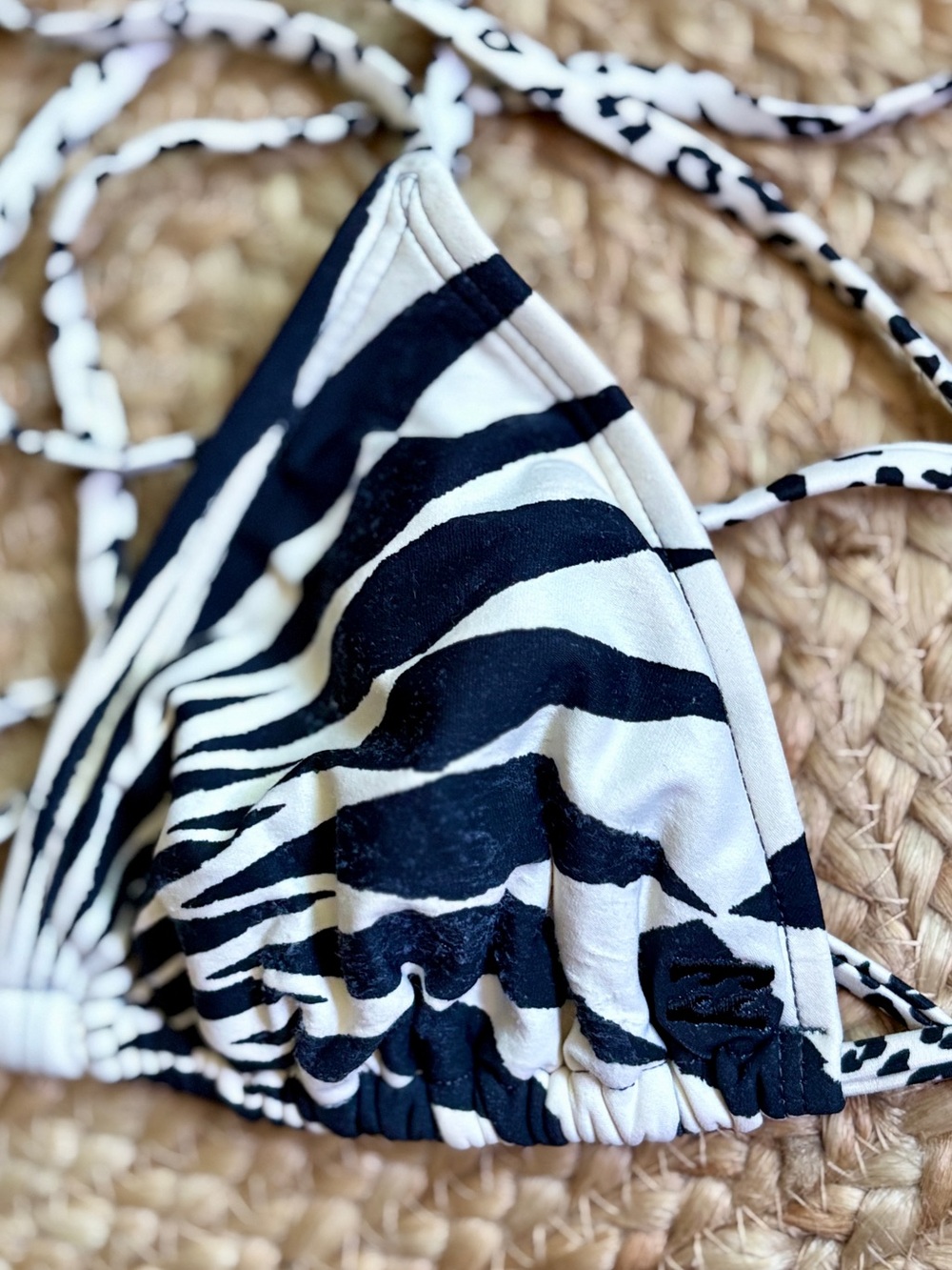 Billabong Black & White Patterned Women's Triangle Bikini 👙 - Picture 5 of 6